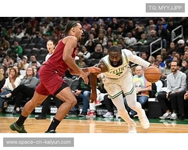 小西蒙斯大爆发!绿军替补火力震碎魔术防线 小西蒙斯大爆发!绿军替补火力震碎魔术防线