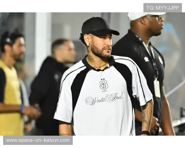 内马尔被曝收到匿名礼物,安保秘密调查中 内马尔被曝收到匿名礼物,安保秘密调查中