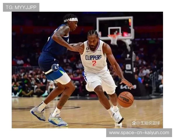 洛杉矶快船对阵洛杉矶湖人：科怀·伦纳德弧顶干拔，主场观众起立