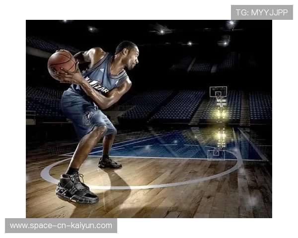 球星在训练中练习“反向斜塞”，制造禁区空档成为目标